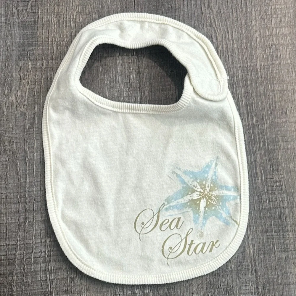 💞 New Gender Neutral Infant & Baby Reversible Organic Cotton “Sea Star” Baby Bib